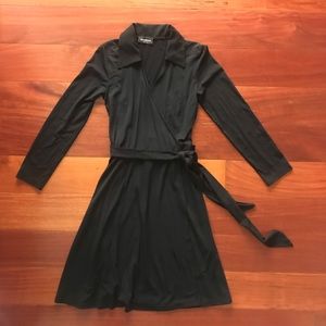 Gilgamesh Longsleeve Knee length Wrap Dress with ties Col. Black Size M